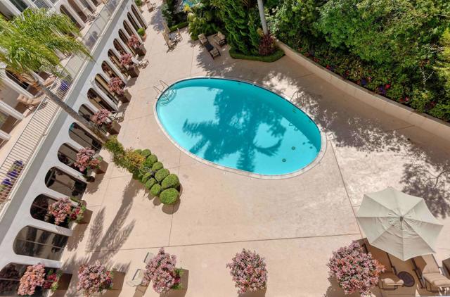 1001 Genter, La Jolla CA: https://media.crmls.org/mediaz/8807584a-ce6a-4215-85bb-857540f23442.jpg