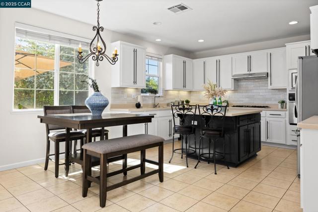 104 Silva Ct, Martinez CA: https://media.crmls.org/mediaz/880780c5-2d1a-46a0-90ae-ce7522beacf5.jpg