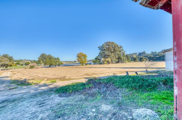1051 San Miguel Cyn Road, Royal Oaks CA: https://media.crmls.org/mediaz/88079767-971c-4676-858e-976409cde052.jpg