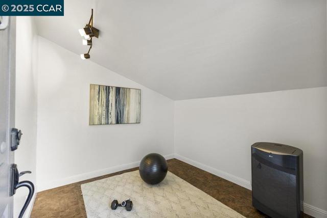 280 Fairway Dr, Danville CA: https://media.crmls.org/mediaz/8808f007-bb58-492b-8985-e4d2fe7d517d.jpg