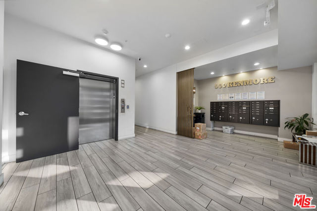 900 S Kenmore Avenue, Los Angeles CA: https://media.crmls.org/mediaz/88094fb4-d151-4bd0-a6ab-96f5e117a250.jpg