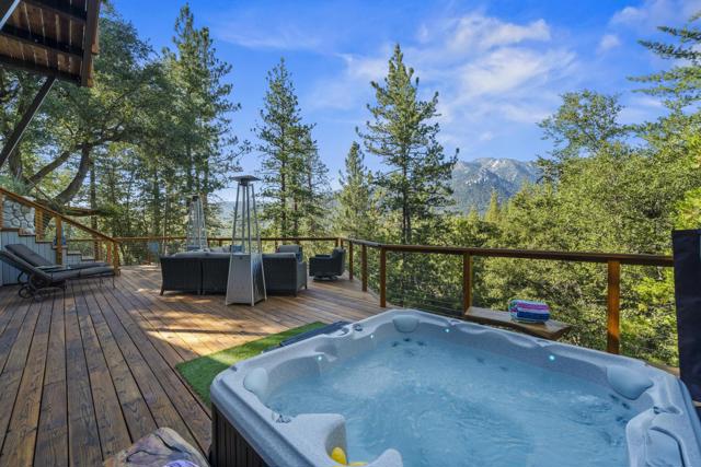 54789 Wildwood Drive, Idyllwild CA: https://media.crmls.org/mediaz/880a3ff5-dd09-47a9-b6d1-231ef8f4210b.jpg