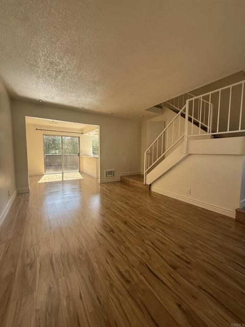 Detail Gallery Image 4 of 20 For 1317 Caminito Gabaldon #H,  –,  CA 92108 - 2 Beds | 1/1 Baths