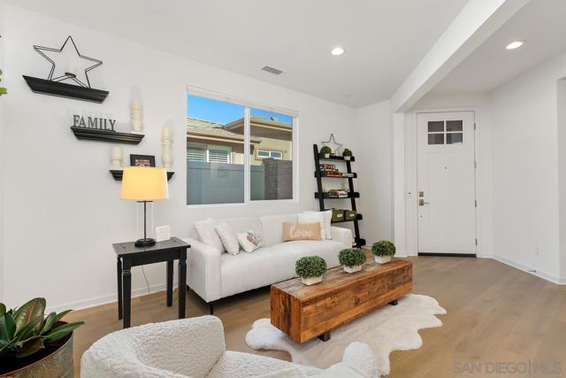 32082 Sedge Way, Temecula CA: https://media.crmls.org/mediaz/880aca3e-220a-45ba-8965-ed8589bb6df4.jpg