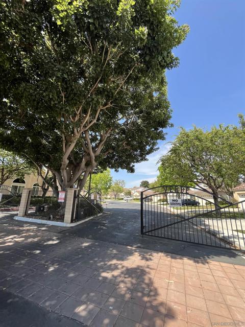 2176 Eastridge Loop, Oxnard CA: https://media.crmls.org/mediaz/880b22f1-16e8-47a3-acce-36bee1b8543d.jpg