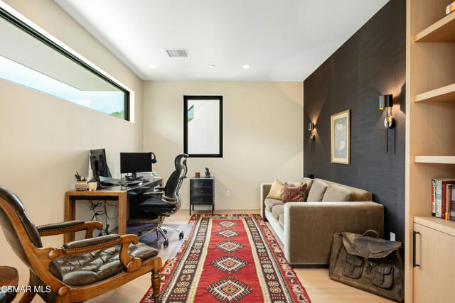 33433 Decker School Road, Malibu CA: https://media.crmls.org/mediaz/880b529a-a77f-4925-8d75-a4bc0150a4fc.jpg