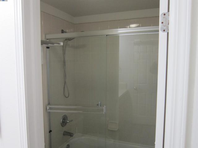 Image 15 of 26 For 4222 Clarinbridge Cir