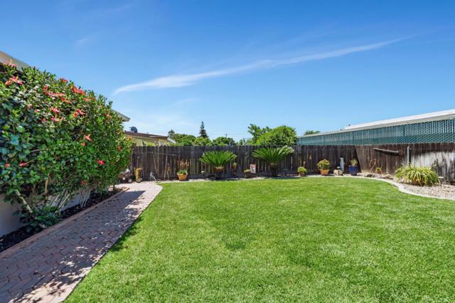 2701 Warwick Lane, Modesto CA: https://media.crmls.org/mediaz/880bfa5b-0e3c-4003-a5a6-b32f4fd9af15.jpg