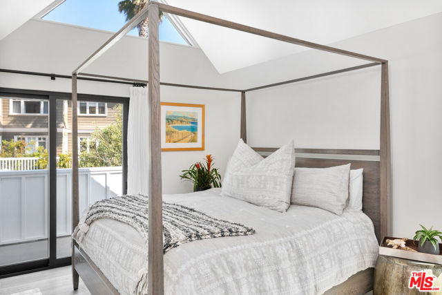 31866 Seafield Drive, Malibu CA: https://media.crmls.org/mediaz/880c2401-9f9e-4a45-8265-ad73db5e7407.jpg