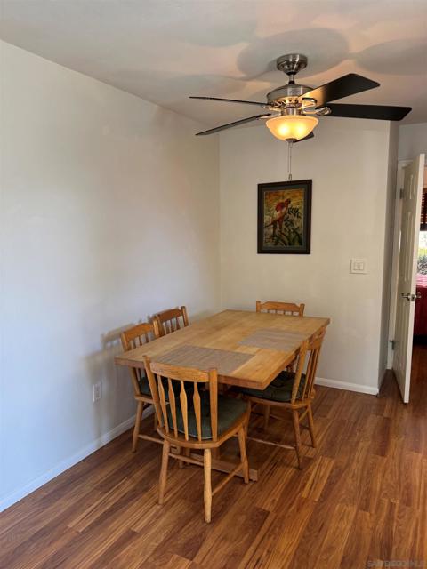 432 Edgehill Ln, Oceanside CA: https://media.crmls.org/mediaz/880cb168-78ec-466a-915d-0558d6cc3650.jpg