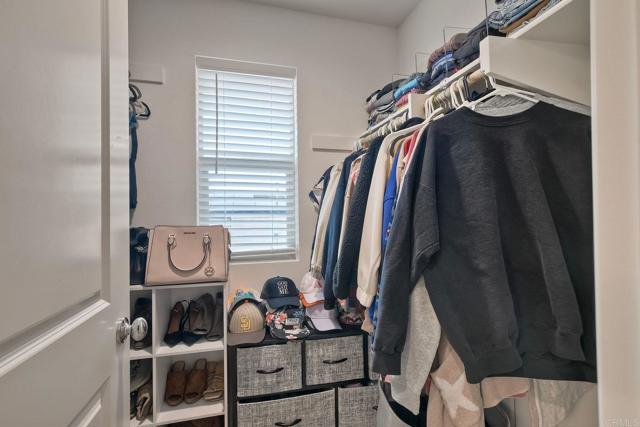 2211 Solara Lane, Vista CA: https://media.crmls.org/mediaz/880ce52d-039b-43bc-84aa-abf1880ae406.jpg