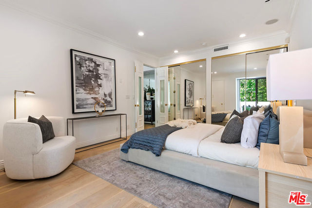 2102 Century Park Lane, Los Angeles CA: https://media.crmls.org/mediaz/880d4b37-bd04-4182-9b86-5739cd8a029e.jpg