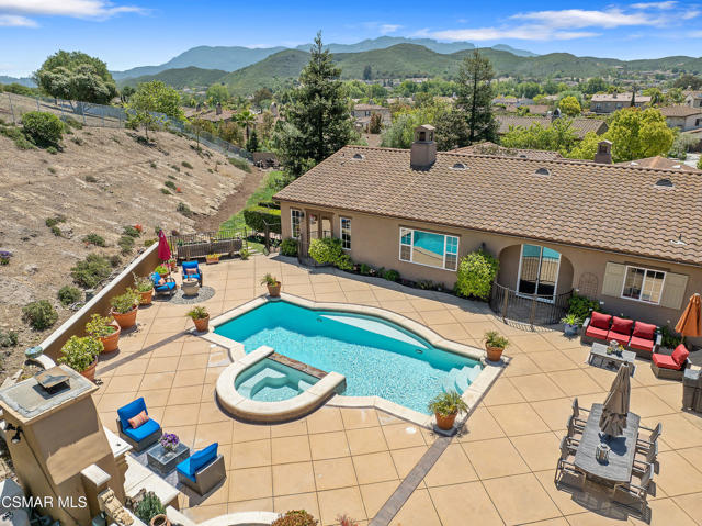 5309 Via Rincon, Newbury Park CA: https://media.crmls.org/mediaz/880dda98-7406-4253-a24a-abbf43465ce2.jpg