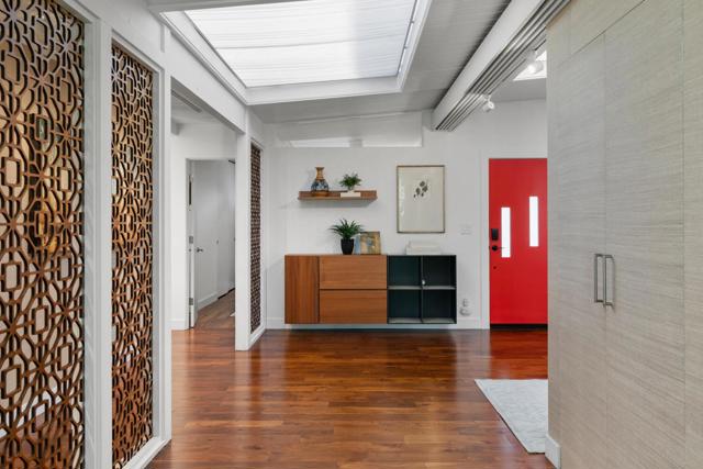 3036 Atwater Drive, Burlingame CA: https://media.crmls.org/mediaz/880e19d9-88b3-4bab-bc0e-4631a52314cc.jpg