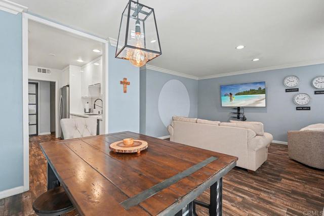 Detail Gallery Image 8 of 39 For 14141 Dickens St #111,  Sherman Oaks,  CA 91423 - 2 Beds | 2 Baths
