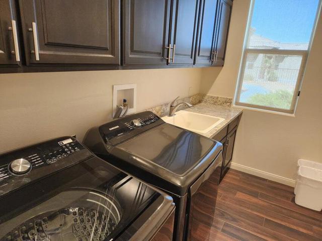 56920 Hidden Gold Court, Yucca Valley CA: https://media.crmls.org/mediaz/880ec6bc-ecf9-45a4-b30f-95554a1a79dc.jpg