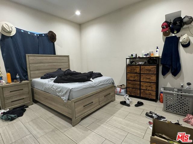 8910 Noble Avenue, North Hills CA: https://media.crmls.org/mediaz/880ee984-c7cf-4c69-ab0c-37f4184edc8b.jpg