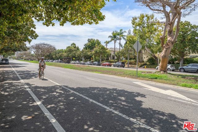 446 San Vicente Boulevard, 106 photo 29