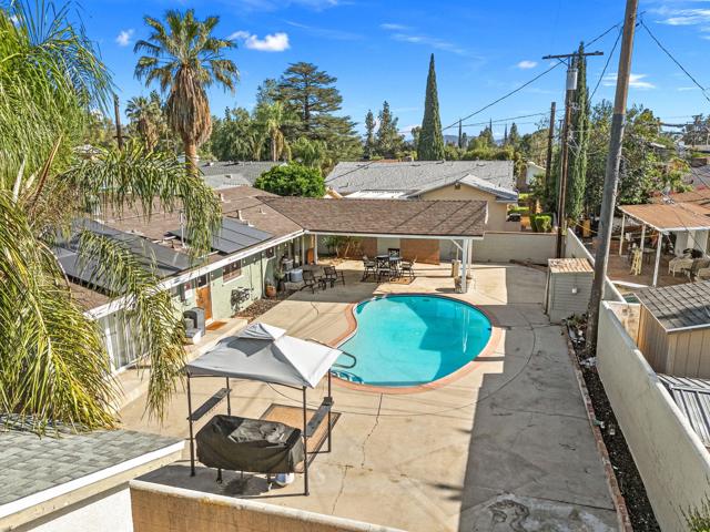 3774 Maywood Court, San Bernardino CA: https://media.crmls.org/mediaz/880fd3c4-0e1a-4bda-b829-57b1ee44eb62.jpg