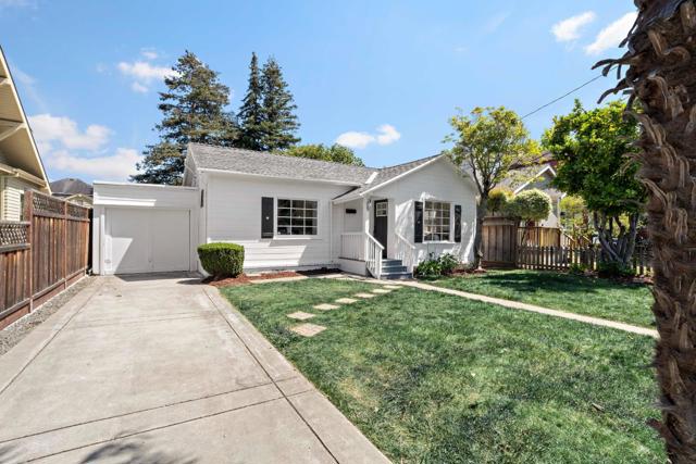 209 Bayswater Avenue, Burlingame CA: https://media.crmls.org/mediaz/880fffd1-f9a5-42ad-b1f5-a0efc24e63d2.jpg