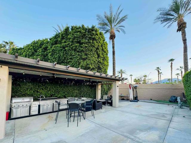 80394 Avenue 48, Indio CA: https://media.crmls.org/mediaz/88103e3b-dce3-41e0-86d2-bbae1d4a1deb.jpg
