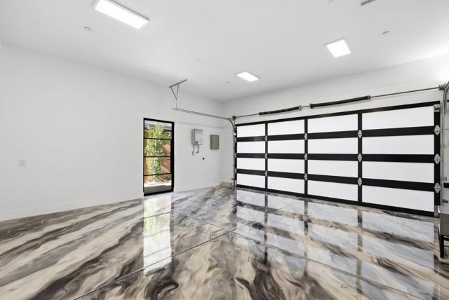 265 Coleridge Avenue, Palo Alto CA: https://media.crmls.org/mediaz/8810eb5d-cff7-433e-a675-79115598f67c.jpg