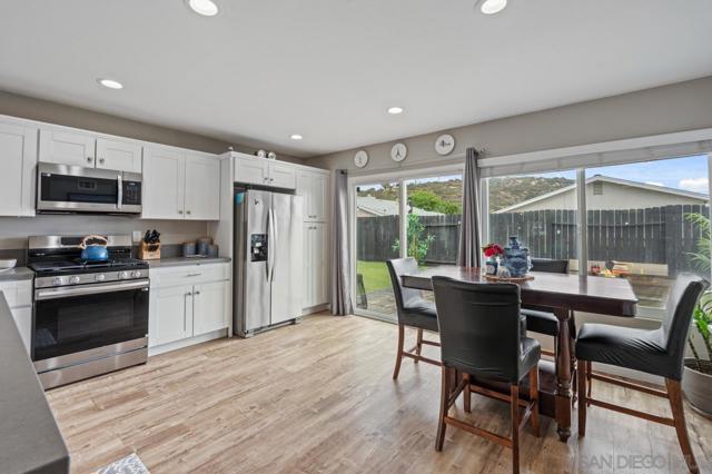 13637 Los Olivos Ave, Poway CA: https://media.crmls.org/mediaz/8812b5c3-5435-4aaa-a2ea-c9b4889b83c0.jpg