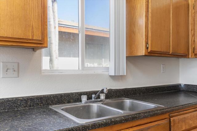 132 Center, Taft CA: https://media.crmls.org/mediaz/8813a8ce-54a3-46ab-81b3-202d2f407a70.jpg