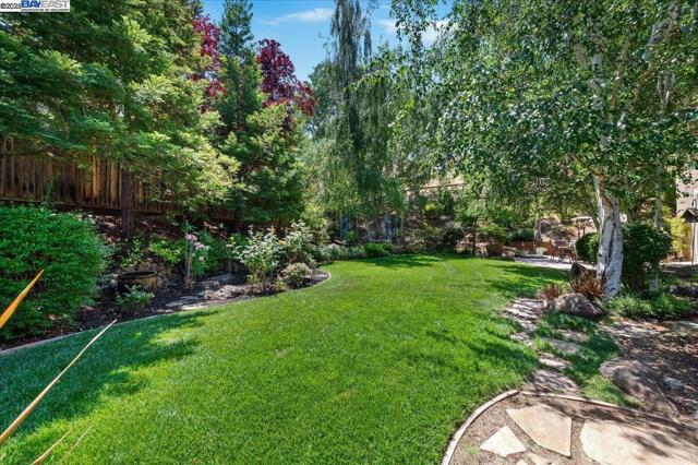 3761 SMALLWOOD COURT, Pleasanton CA: https://media.crmls.org/mediaz/8813ba66-84ec-48aa-a6e2-fff4b7697c4e.jpg