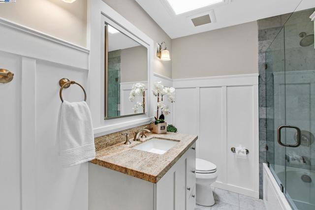 5601 Castle Dr, Oakland CA: https://media.crmls.org/mediaz/8814046c-bb48-493d-8f1b-87645b78784a.jpg