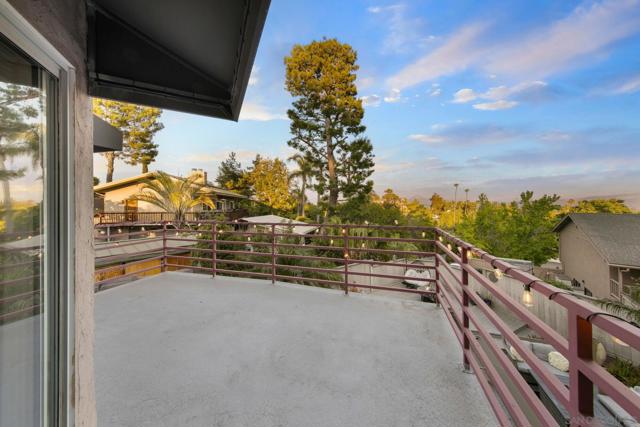 10164 Vivera Dr, La Mesa CA: https://media.crmls.org/mediaz/8814ba68-2a26-4660-b12a-5b86813d779b.jpg