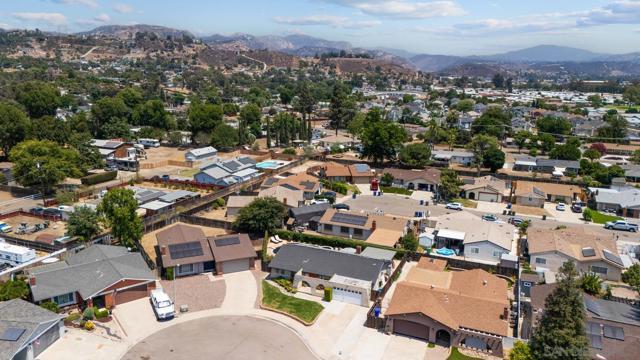 10263 Avenida Real, Lakeside CA: https://media.crmls.org/mediaz/88152026-c155-4ad2-9a89-ad9da43d490d.jpg