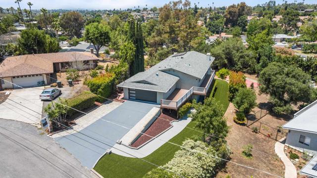Detail Gallery Image 5 of 41 For 1026 Eucalyptus Ave, Vista,  CA 92084 - 5 Beds | 3 Baths