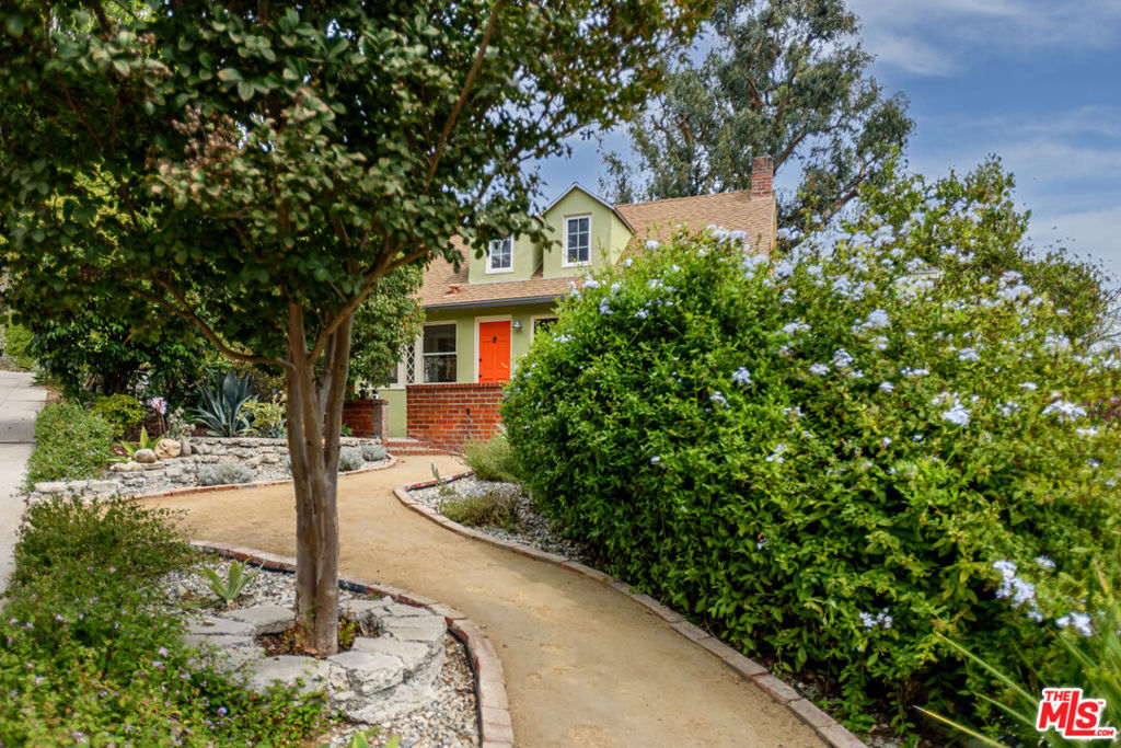 1942 Cerro Gordo Street