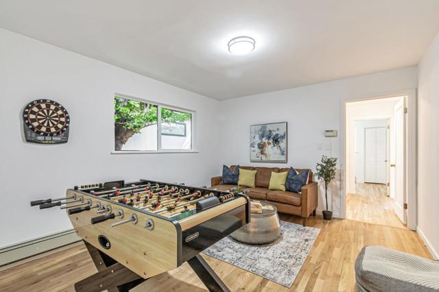928 Peggy Lane, Menlo Park CA: https://media.crmls.org/mediaz/88162434-6937-4d5c-a958-b73b85c70be6.jpg