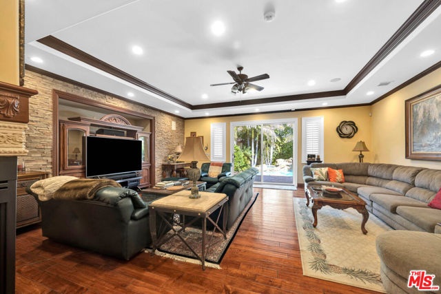 14933 Sutton Street, Sherman Oaks CA: https://media.crmls.org/mediaz/88169f3c-3230-4247-bf20-65f63500283a.jpg