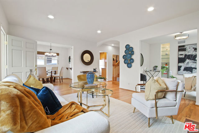 4352 Lyceum Avenue, Los Angeles CA: https://media.crmls.org/mediaz/8816fb6e-a60c-44e7-bdce-6ae8b7a74582.jpg