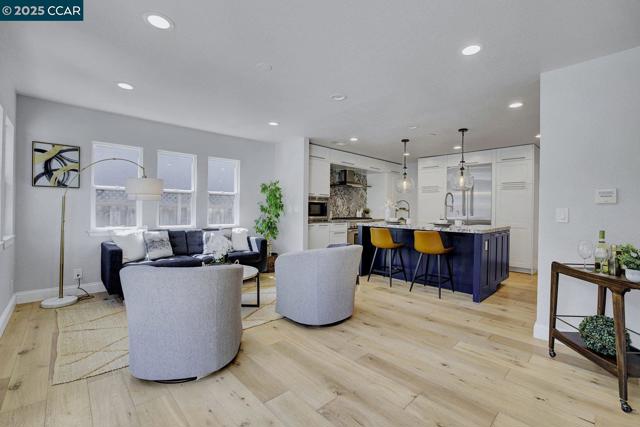 3958 W Las Positas Blvd, Pleasanton CA: https://media.crmls.org/mediaz/881757d6-fb32-414f-9803-041a225d365b.jpg