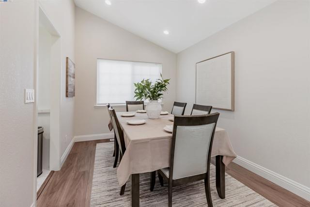597 Singley Dr, Milpitas CA: https://media.crmls.org/mediaz/8817cadc-d19c-4b5c-a333-469173bfb799.jpg