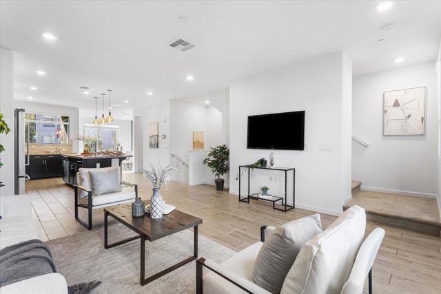 25218 Parklane Drive, Hayward CA: https://media.crmls.org/mediaz/88180ba1-3131-42c9-8399-8d930757727c.jpg