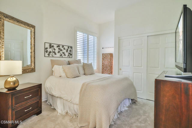 2589 Featherwood Street, Westlake Village CA: https://media.crmls.org/mediaz/88181f87-7801-4125-8b2b-b8e89d06463d.jpg