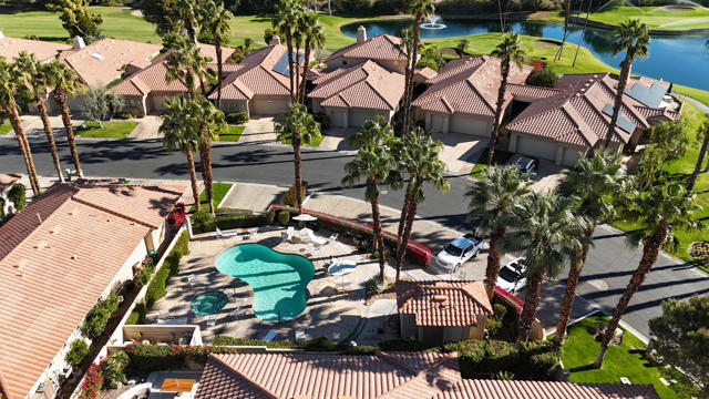 205 Kavenish Drive, Rancho Mirage CA: https://media.crmls.org/mediaz/8819de61-7b54-49ff-a1d4-7ea31658f97d.jpg