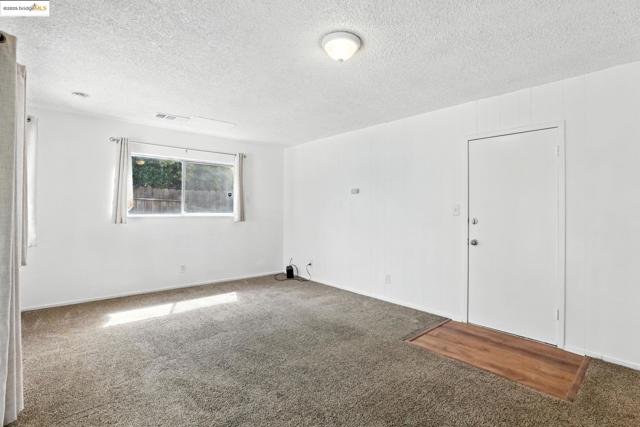 6725 Austin Way, Sacramento CA: https://media.crmls.org/mediaz/881b4955-780d-4ddc-bd3e-d4782a738c3d.jpg