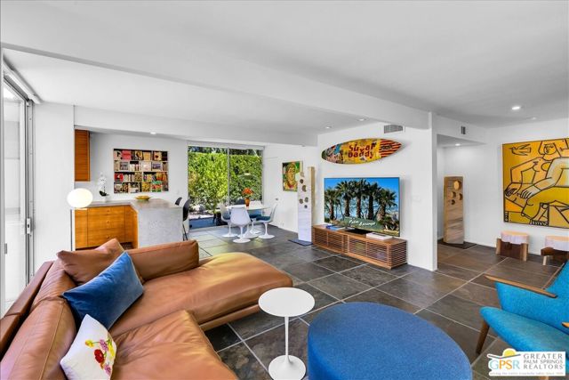 360 Cabrillo Road, Palm Springs CA: https://media.crmls.org/mediaz/881b5ea9-2444-46ae-81fe-b3742a0e785c.jpg
