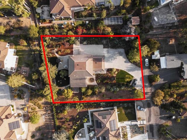 1657 FOOTHILL Drive, Vista CA: https://media.crmls.org/mediaz/881b78a5-d59a-46a8-a41b-00ce4890fcfc.jpg