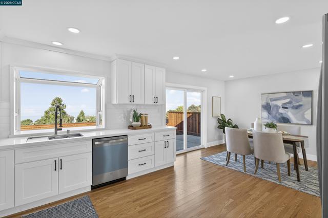 1264 Belfair Dr, Pinole CA: https://media.crmls.org/mediaz/881ba3d7-1d46-4bb6-a212-02a0dc034132.jpg