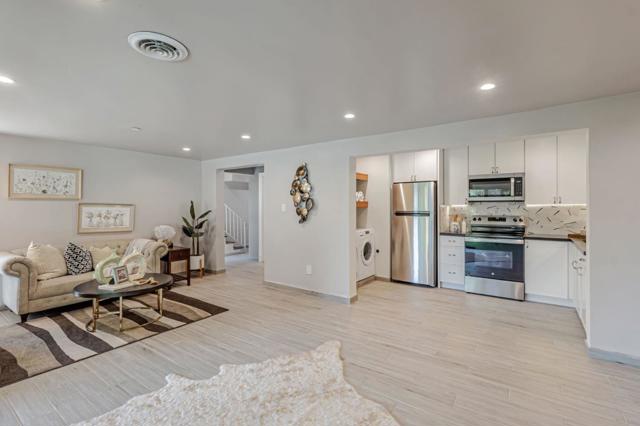 3119 Oak Knoll Drive, Redwood City CA: https://media.crmls.org/mediaz/881bc97a-17a7-4231-8306-840317b4558f.jpg