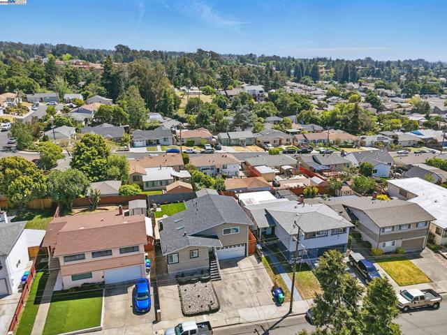 2579 Jacobs St, Hayward CA: https://media.crmls.org/mediaz/881c30a3-a285-45ac-8843-e5f7d4d2e23c.jpg