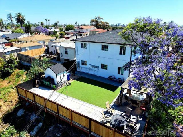 3934 Marine View Ave, San Diego CA: https://media.crmls.org/mediaz/881c7a82-b419-4832-855a-c103fc4f362c.jpg