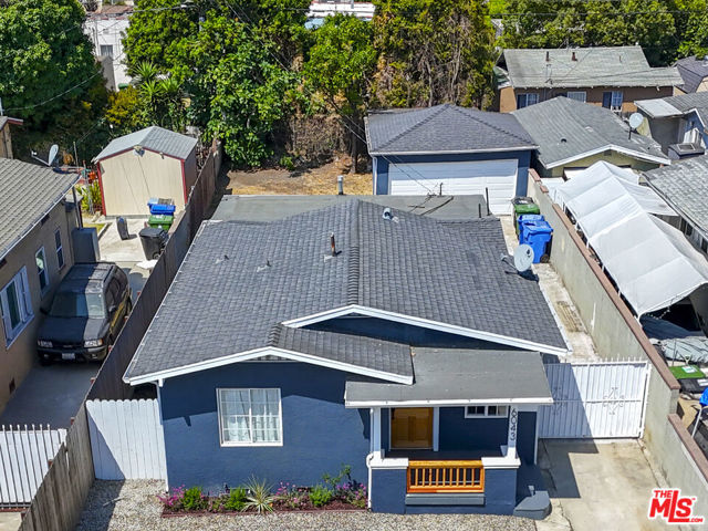 6043 Madden Avenue, Los Angeles CA: https://media.crmls.org/mediaz/881c7d04-a8d6-4dda-b659-6f96e86f4863.jpg